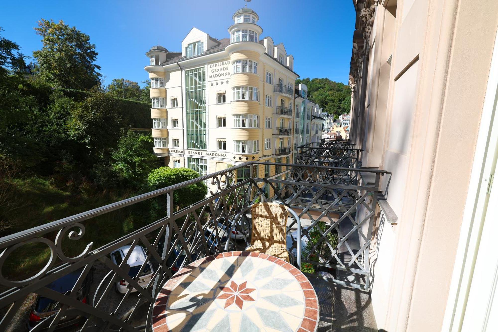 Boutique Hotel Ambiente ****+ Karlovy Vary Eksteriør bilde