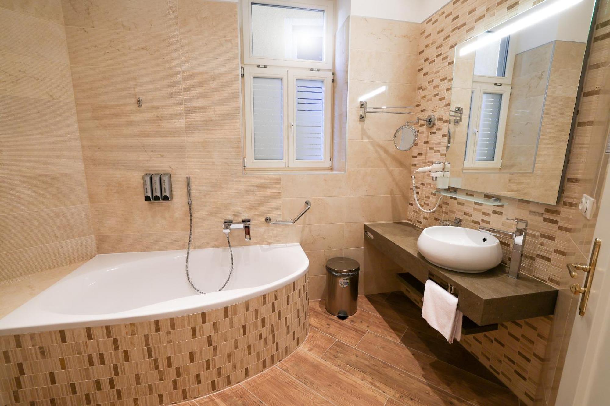 Boutique Hotel Ambiente ****+ Karlovy Vary Eksteriør bilde